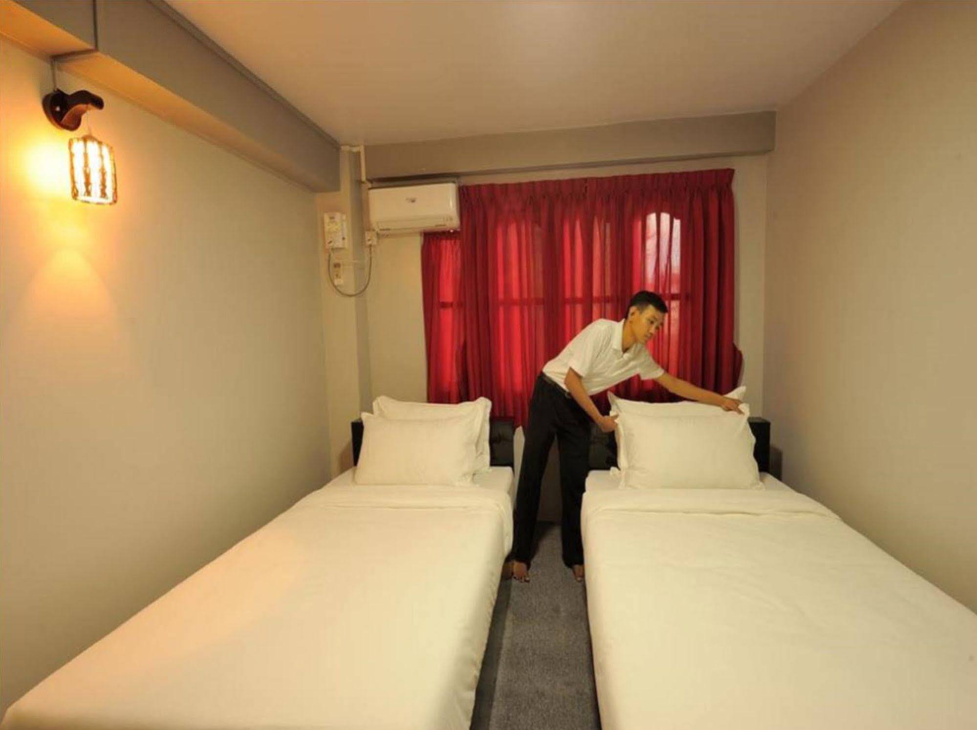 Space Boutique Hostel Yangon Exterior foto